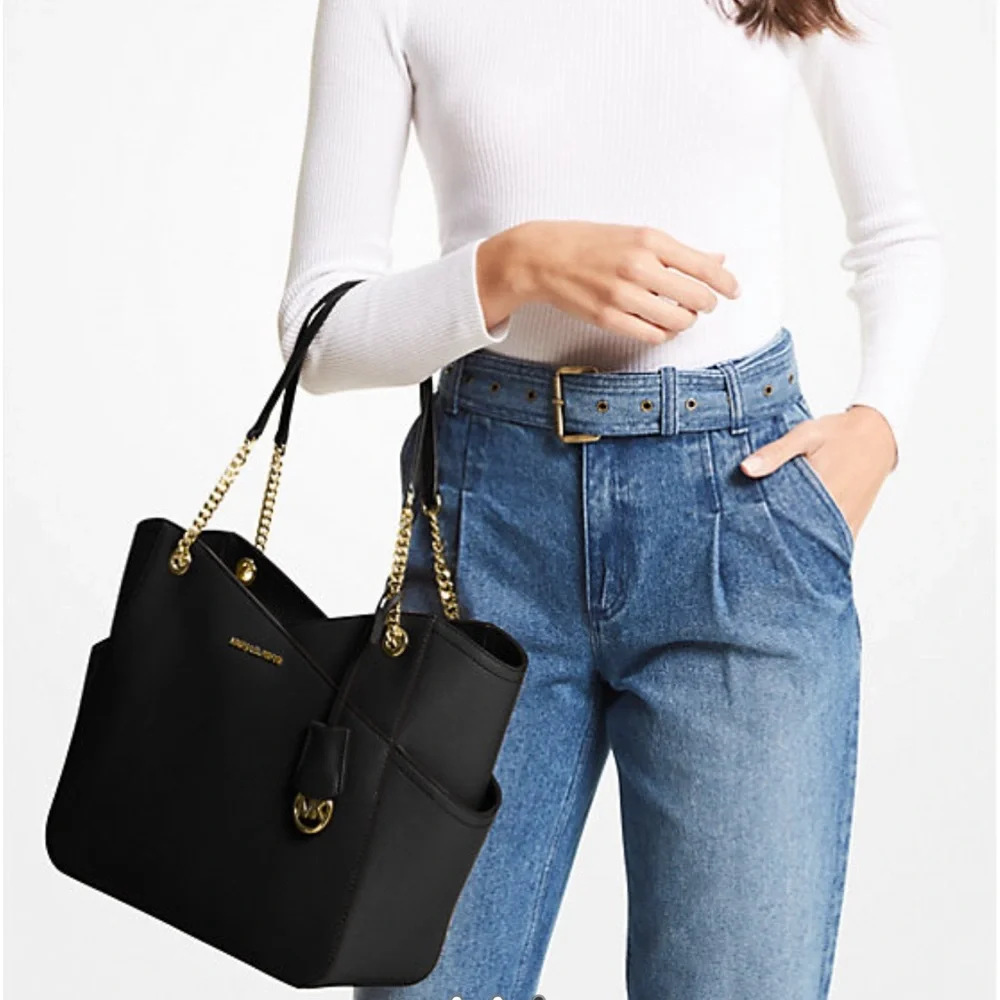 MICHAEL KORS
Jet Set Large X Chain Saffiano Leather Shoulder Tote HandBag

BLACK - Picture 9 of 16